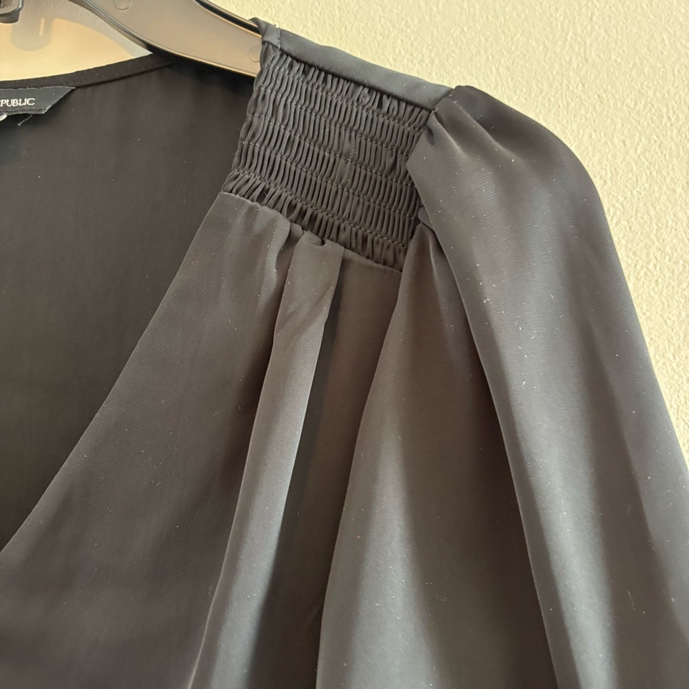 Elegant Black V-Neck Flutter Sleeve Top - Picture 4 of 5